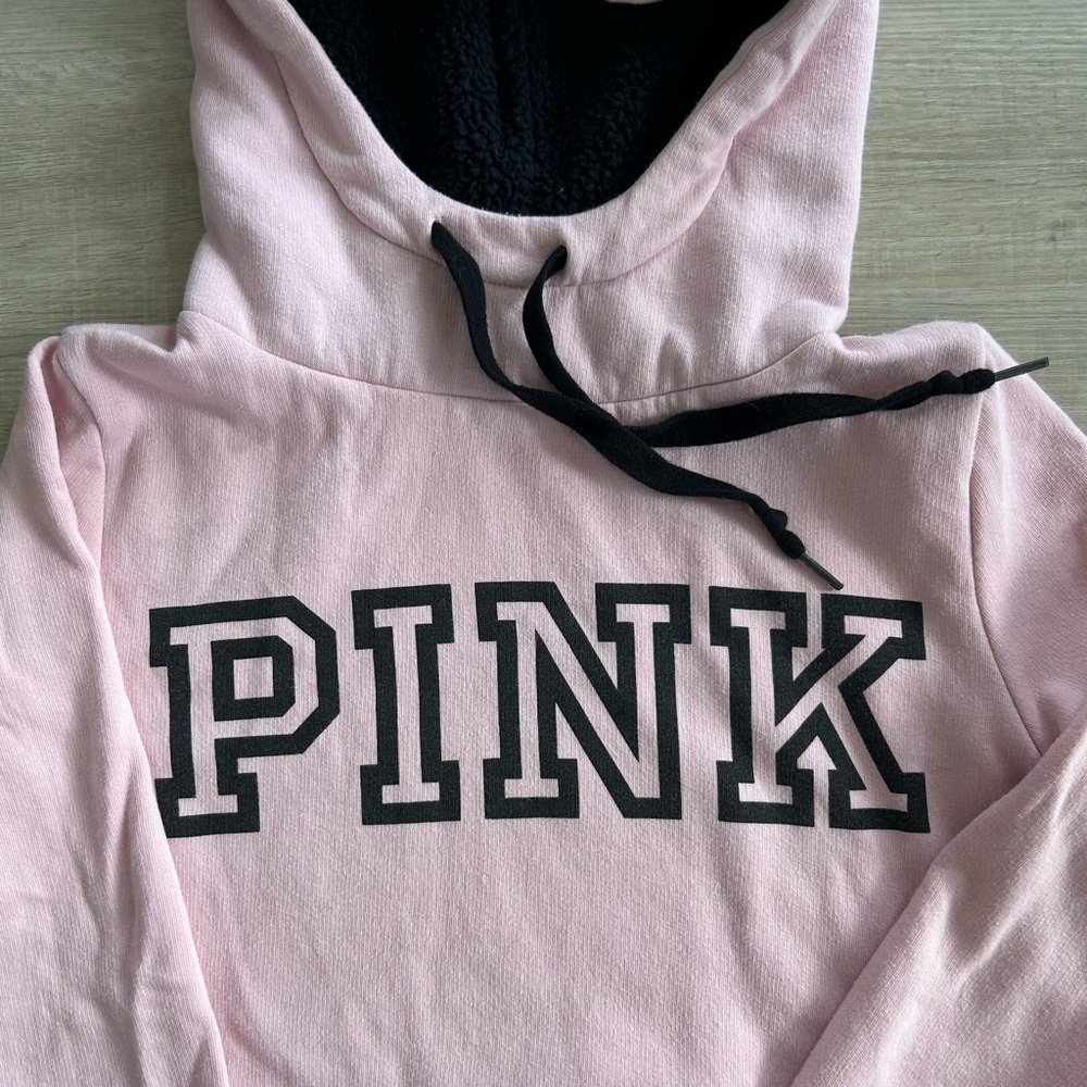 PINK Victoria’s Secret pink sweatshirt XS